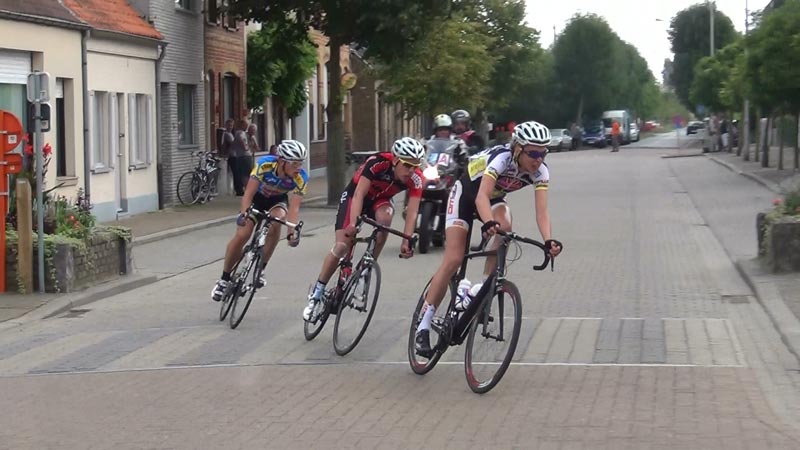 Voorop met 3 op 4 kilometer van de meet